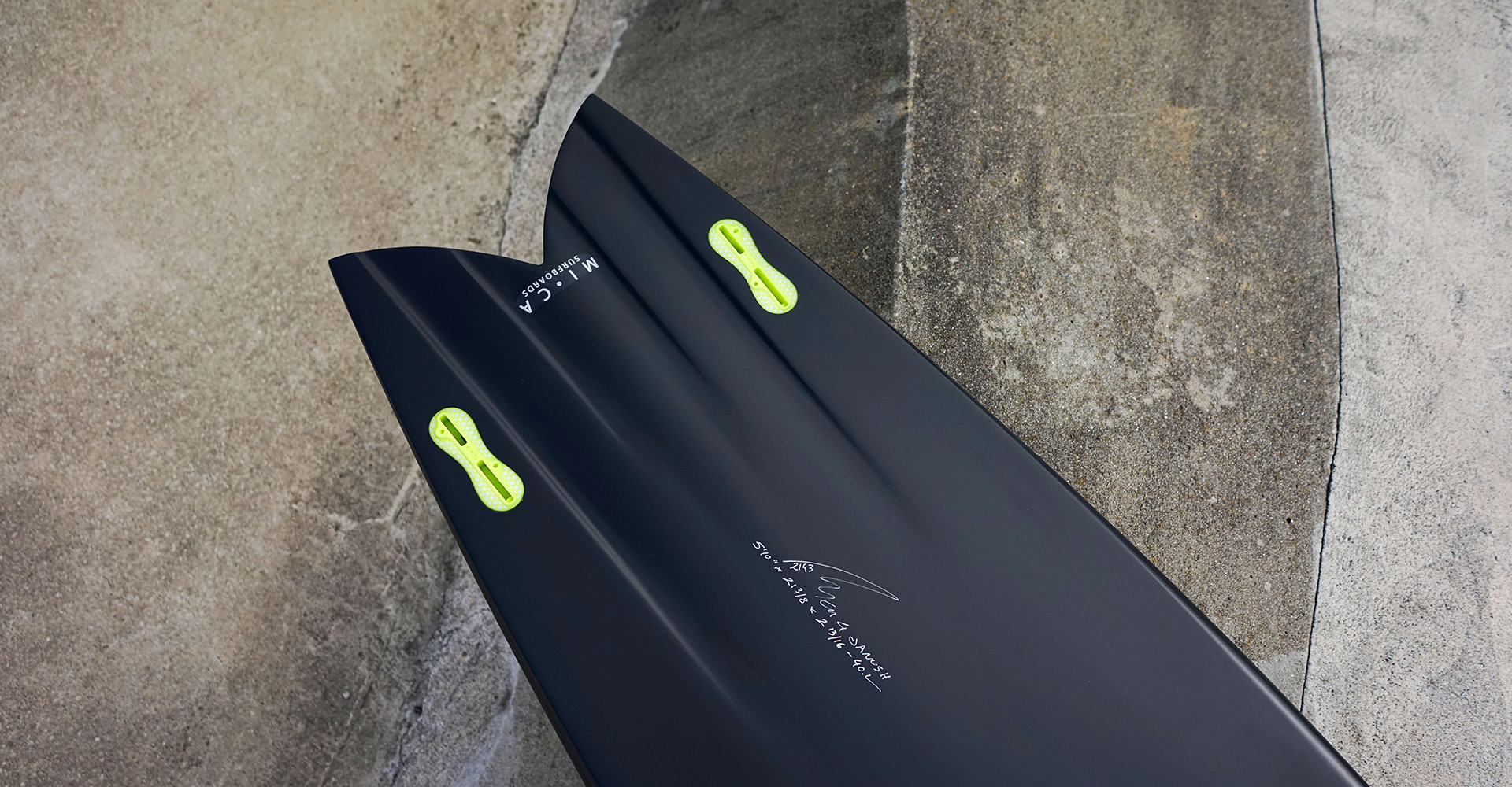 Jimi Model Retro Surfboard Black Matt Paint with Channels Twin Set Up
